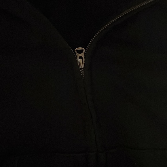All black uniqlo zip up hoodie - Picture 4 of 7